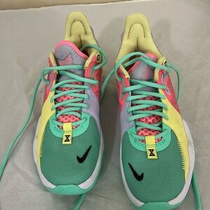 Nike Daughters new without box size 8